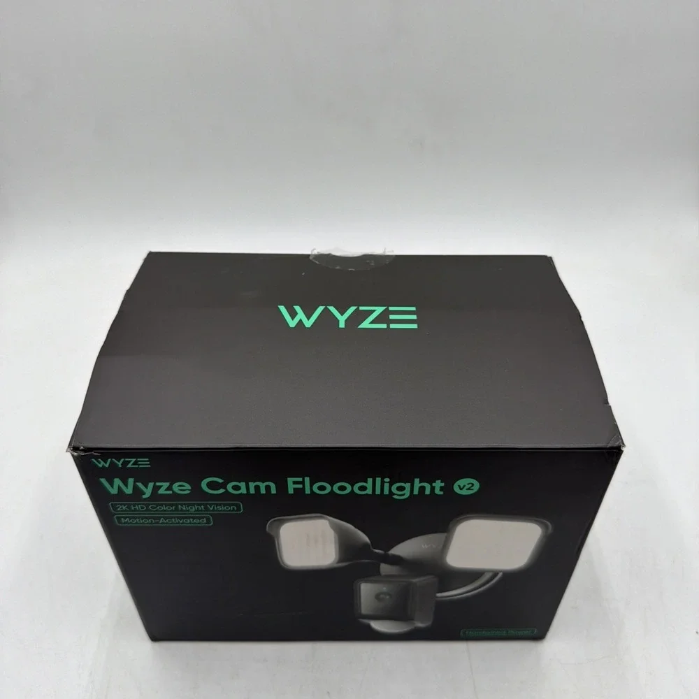 WYZE Wired Outdoor Wi-Fi Floodlight v2 Home Security Camera 2K Video BLACK